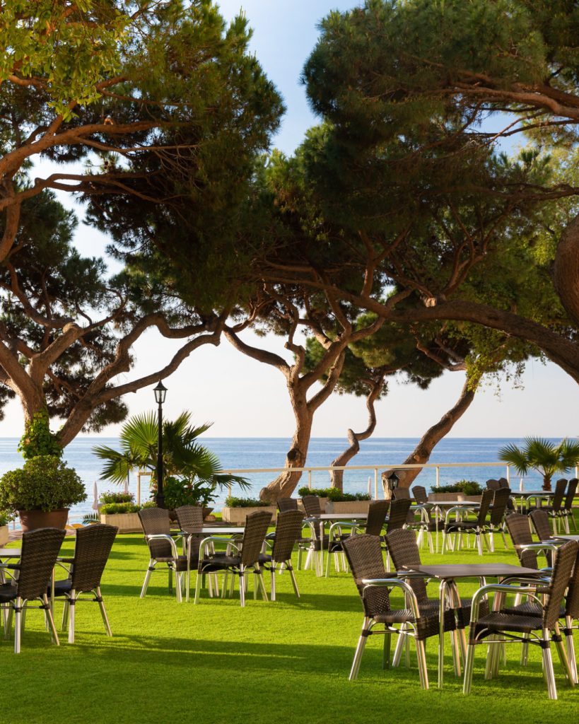 Foto de la terraza de del Hotel htop Caleta Palace