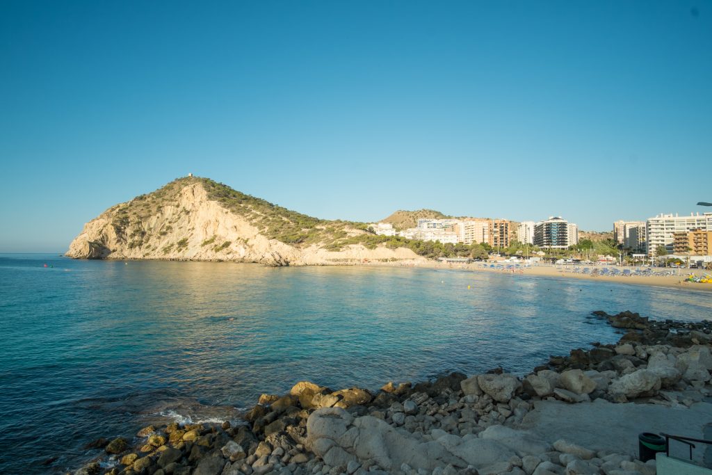 Cala Finestrat ubicada en Benidorm