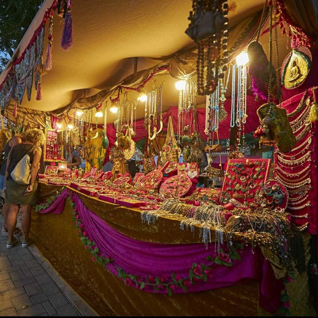 Un Mercado Artesanal en Hospitalet de l'Infant 